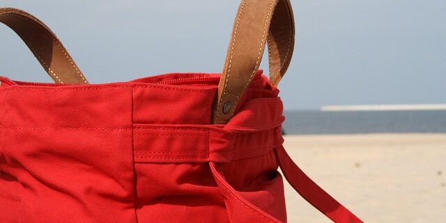 Få styr på strandturen med den perfekte strandtaske